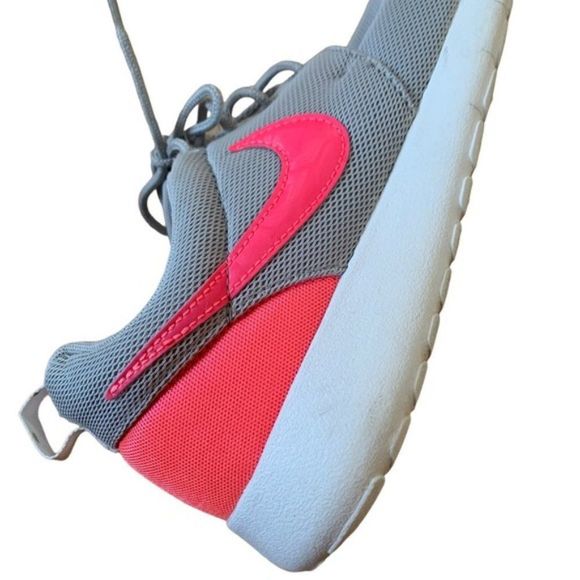 Gray Nike Roshe Shoes Size 7Y - Picture 6 of 9